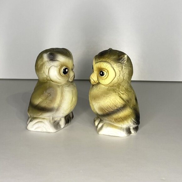 Ceramic Owl Pair of Salt & Pepper Shakers, Vintage - Picture 4 of 10